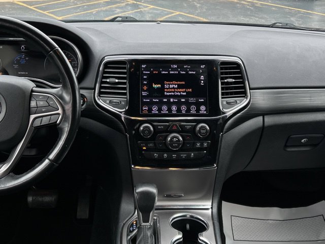 Used 2020 Jeep Grand Cherokee Altitude AWD/4WD image 23