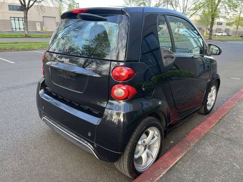 Used 2014 smart fortwo passion RWD image 3