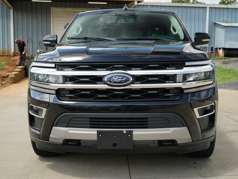 Used 2022 Ford Expedition Limited AWD/4WD image 16