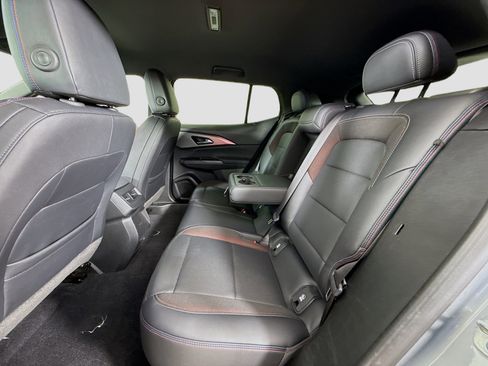 Used 2025 Chevrolet Equinox EV RS FWD image 25