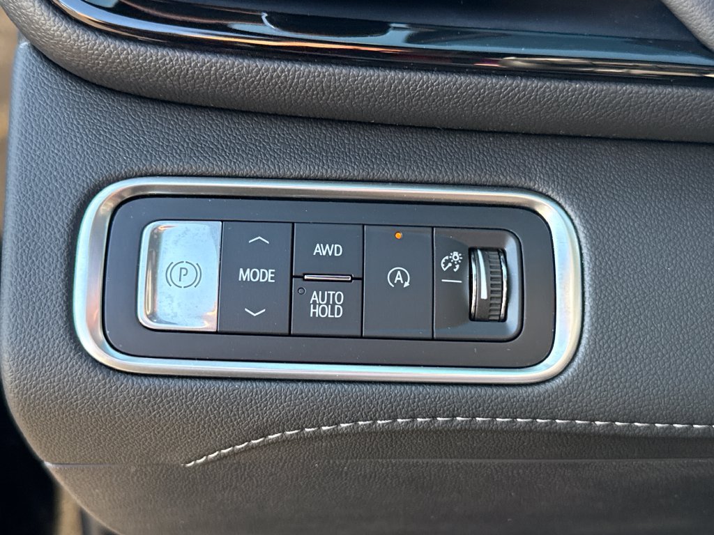 Used 2025 Buick Enclave Avenir w/ Super Cruise Package AWD/4WD image 20