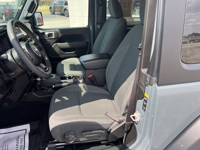 Used 2024 Jeep Wrangler Sport AWD/4WD image 10
