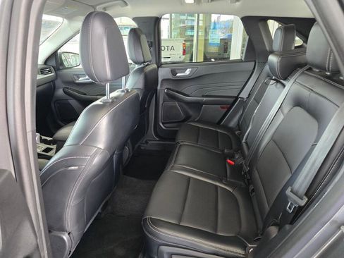 Used 2024 Ford Escape Platinum image 37