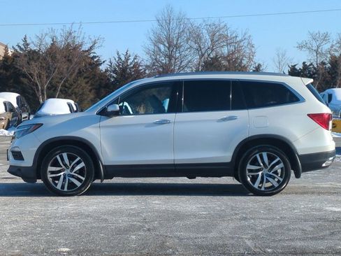 Used 2017 Honda Pilot Touring image 9
