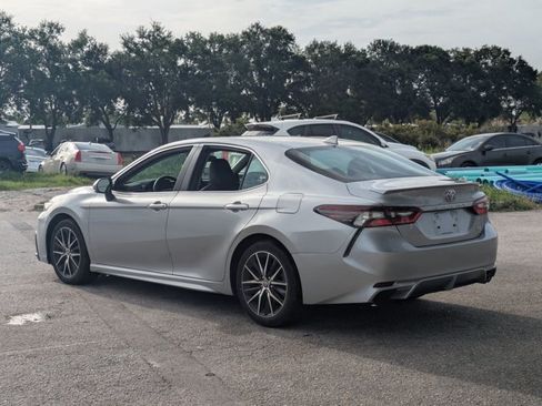 Used 2023 Toyota Camry SE FWD image 6