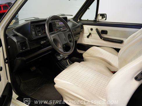 Used 1988 Volkswagen Cabriolet FWD image 4