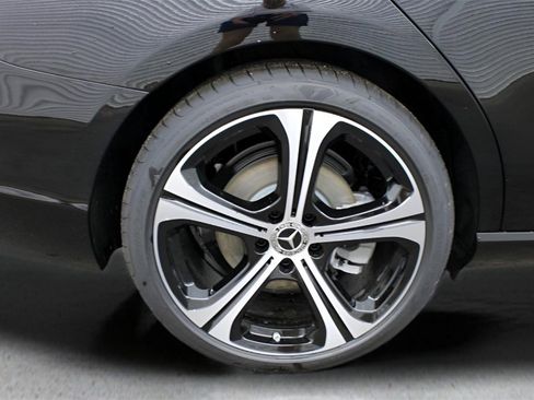 Used 2025 Mercedes-Benz C 300 Sedan image 17