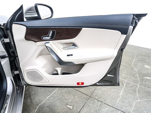 Used 2020 Mercedes-Benz CLA 250 image 24