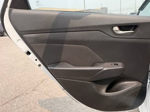 Used 2021 Hyundai Accent SE FWD image 17