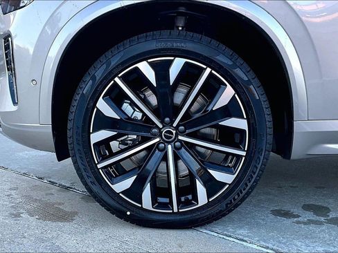 New 2026 Volvo XC90 T8 Plus w/ Protection Package Premier AWD/4WD image 42