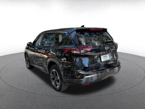 Used 2025 Nissan Rogue SV AWD/4WD image 6