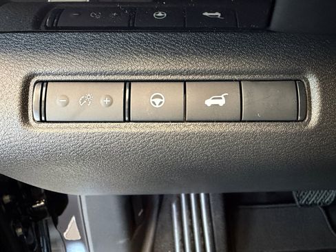 New 2026 Nissan Pathfinder SV FWD image 28