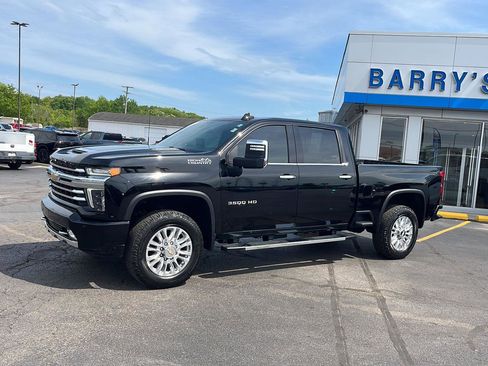 Used 2022 Chevrolet Silverado 3500 High Country w/ Safety Package II AWD/4WD image 2