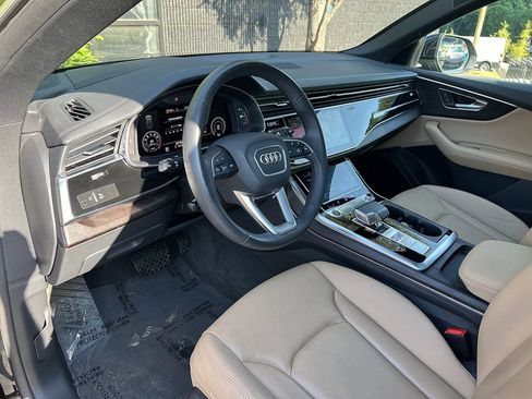 Used 2023 Audi Q8 Prestige image 22