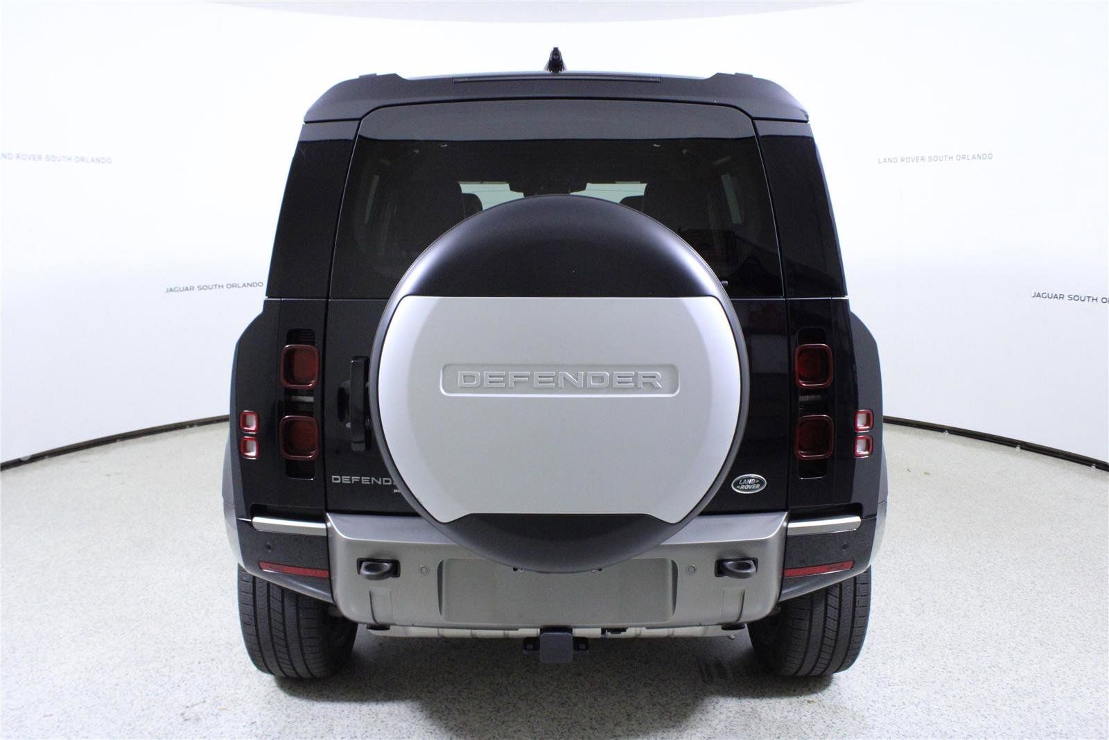 Used 2021 Land Rover Defender 110 X-Dynamic HSE AWD/4WD image 6