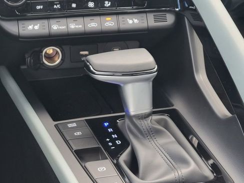 New 2025 Hyundai Elantra Limited FWD image 26
