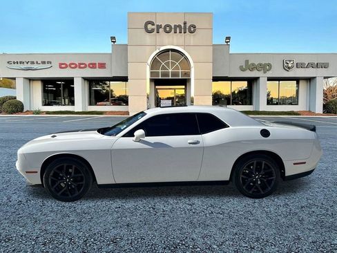 Used 2019 Dodge Challenger SXT w/ Blacktop Package image 6