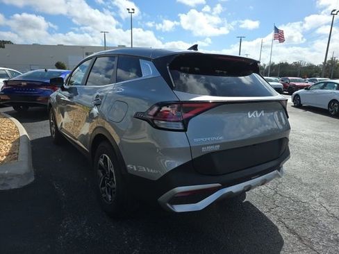 Used 2025 Kia Sportage LX image 3