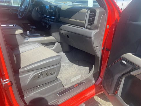 Used 2022 Chevrolet Silverado 1500 ZR2 image 13