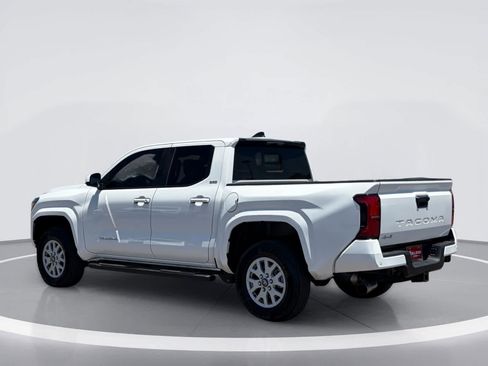Used 2025 Toyota Tacoma SR5 AWD/4WD image 2