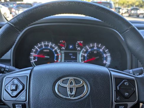 Used 2015 Toyota 4Runner Limited image 34