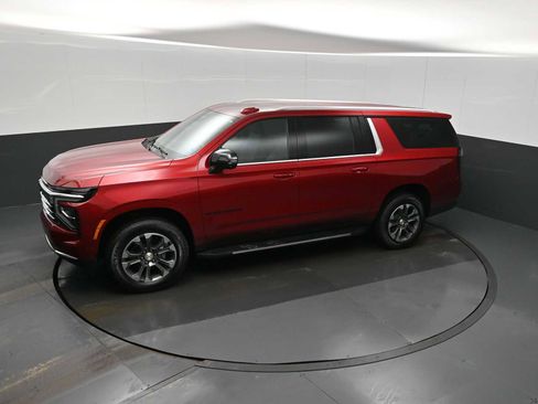 New 2026 Chevrolet Suburban LT w/ Comfort Package image 13