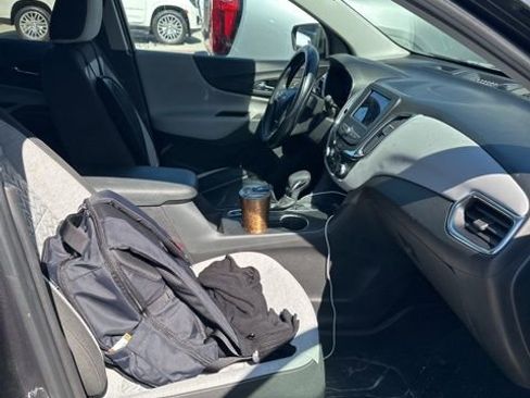 Used 2022 Chevrolet Equinox LS w/ LS Convenience Package image 7
