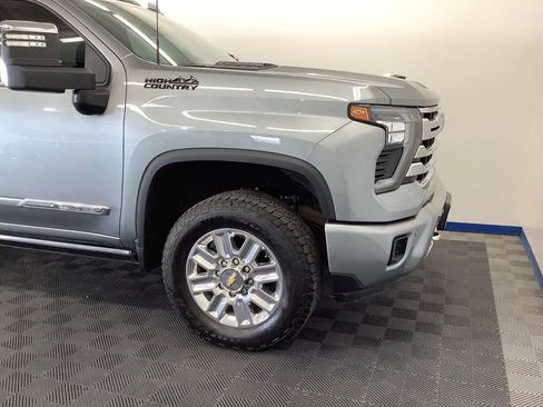 Used 2025 Chevrolet Silverado 2500 High Country w/ High Country Premium Package AWD/4WD image 32