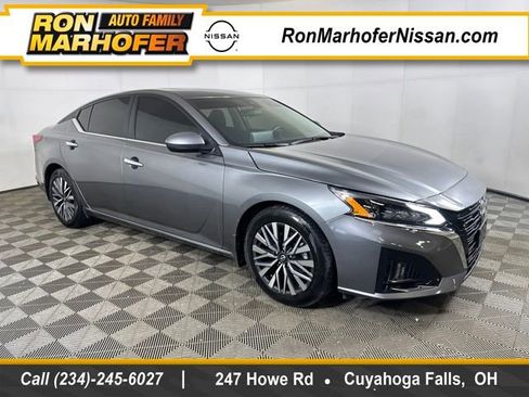 Used 2023 Nissan Altima 2.5 SV w/ SV Premium Package image 1