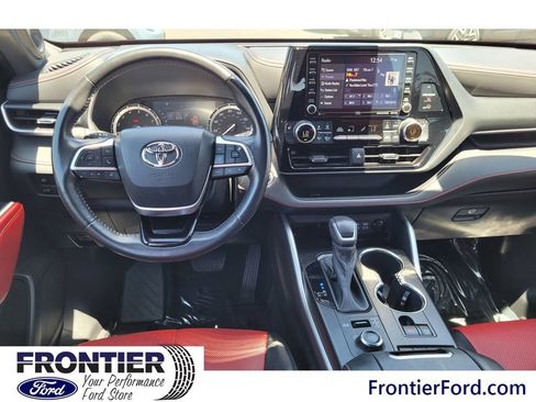 Used 2022 Toyota Highlander XSE AWD/4WD image 8