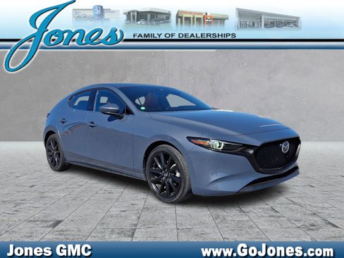 Used 2020 MAZDA MAZDA3 Hatchback w/ Premium Package image 1
