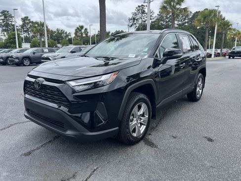 Used 2025 Toyota RAV4 XLE FWD image 5