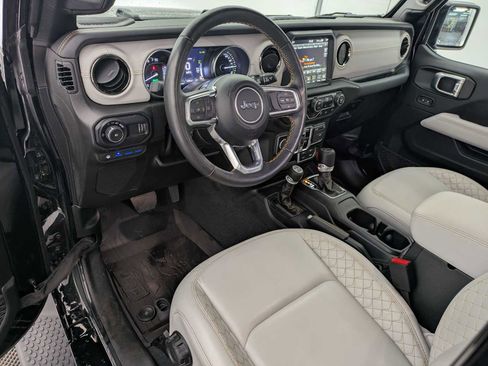 Used 2023 Jeep Wrangler Unlimited Sahara image 2