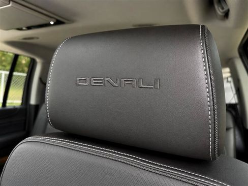 Used 2016 GMC Yukon XL Denali w/ Open Road Package AWD/4WD image 21