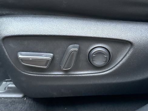 Used 2022 Toyota Highlander XSE image 18