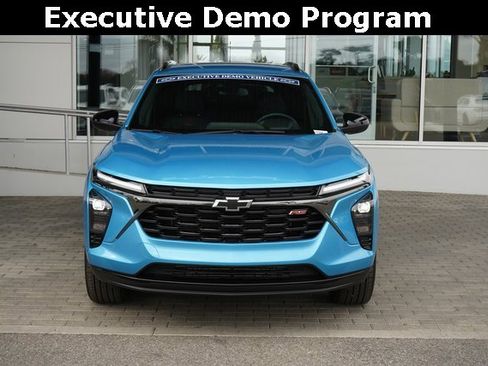 Used 2025 Chevrolet Trax RS w/ Driver Confidence Package image 3