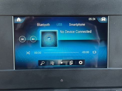 Used 2024 Mercedes-Benz Sprinter 2500 image 25