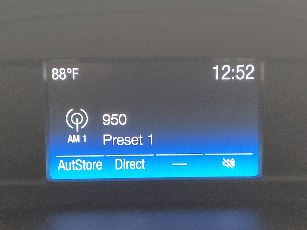 Used 2018 Ford Escape SE w/ Ford Safe & Smart Package FWD image 25