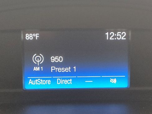 Used 2018 Ford Escape SE w/ Ford Safe & Smart Package FWD image 25