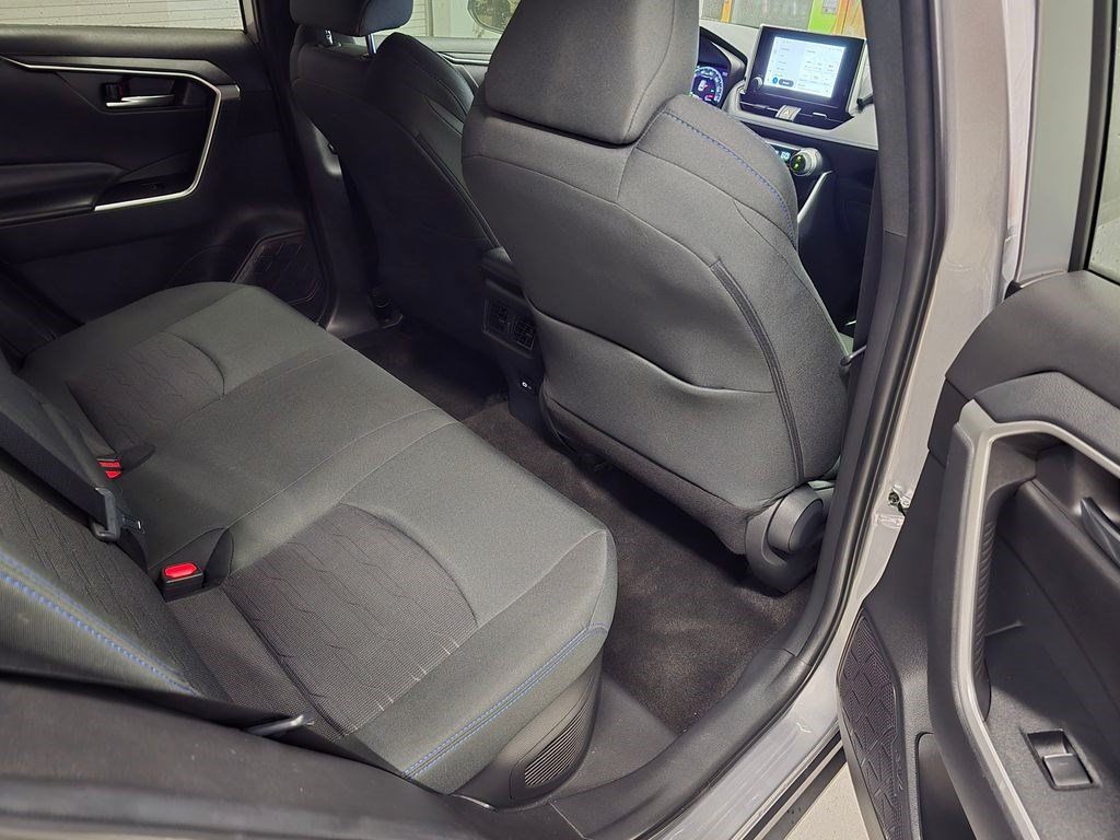 Used 2024 Toyota RAV4 SE AWD/4WD image 31