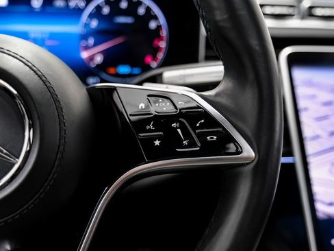 Used 2022 Mercedes-Benz S 500 4MATIC w/ AMG Line Package image 17