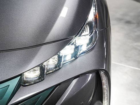 Certified 2018 Toyota Prius Prime Advanced w/ Carpet Mat Package FWD image 8