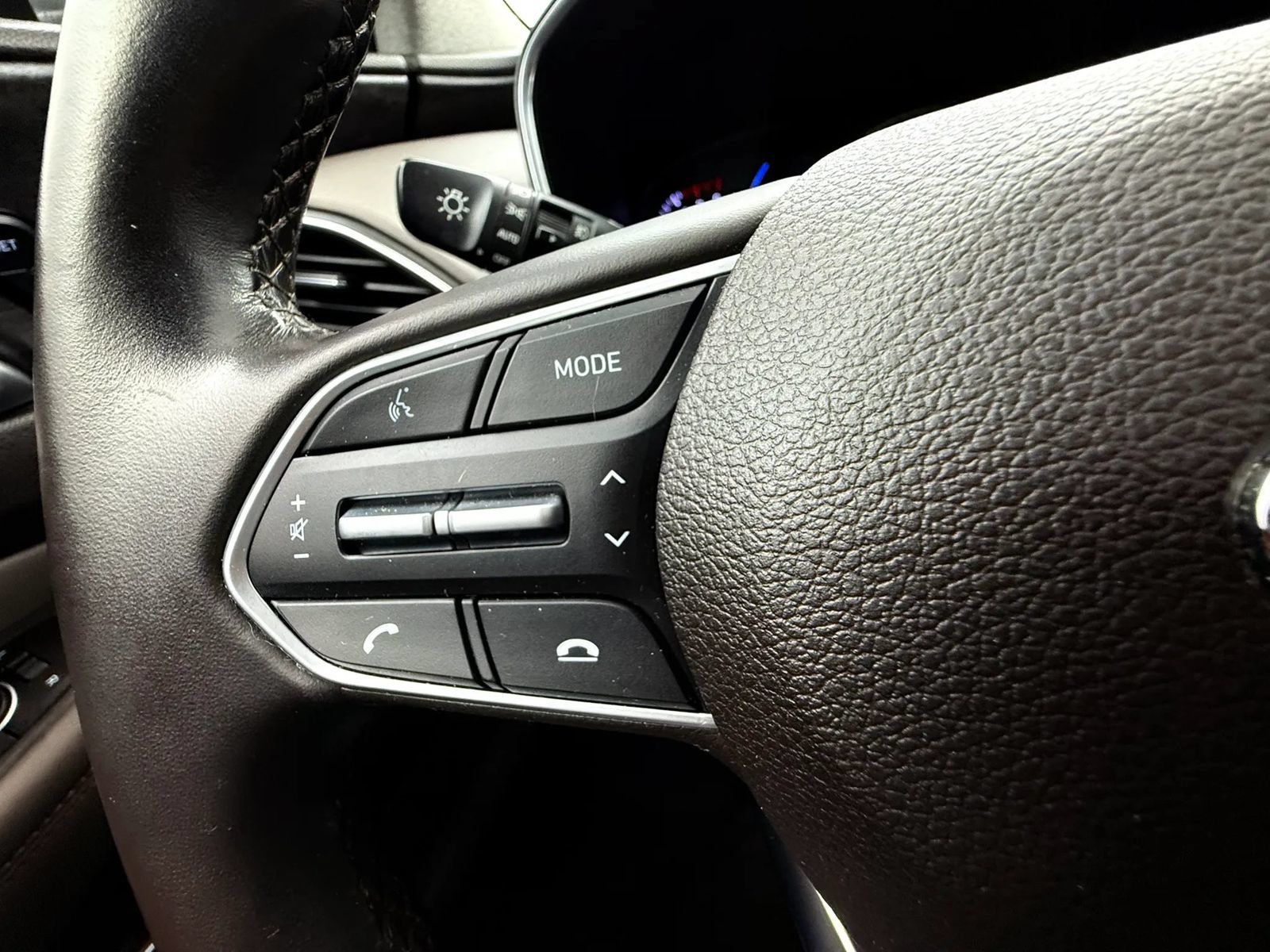 Used 2020 Hyundai Santa Fe Limited w/ Cargo Package AWD/4WD image 16