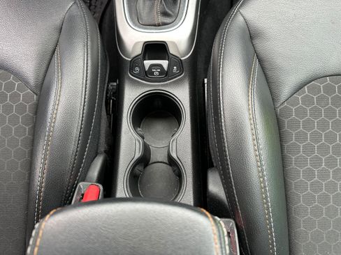 Used 2018 Jeep Compass Latitude w/ Cold Weather Group image 33