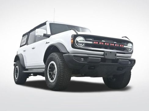 Used 2024 Ford Bronco Outer Banks w/ Sasquatch Package AWD/4WD image 32