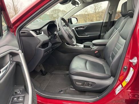 Used 2023 Toyota RAV4 XLE Premium image 13