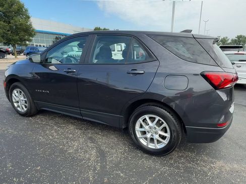 Used 2022 Chevrolet Equinox LS FWD image 6