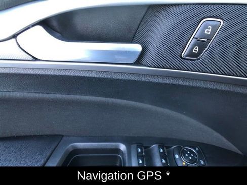 Used 2020 Ford Fusion SE image 14