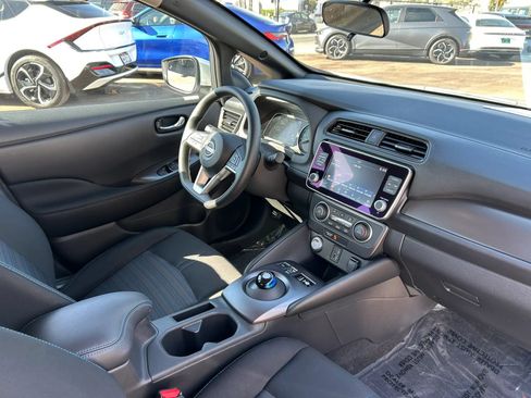 Used 2025 Nissan Leaf S FWD image 28