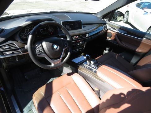 Used 2017 BMW X5 xDrive40e image 11
